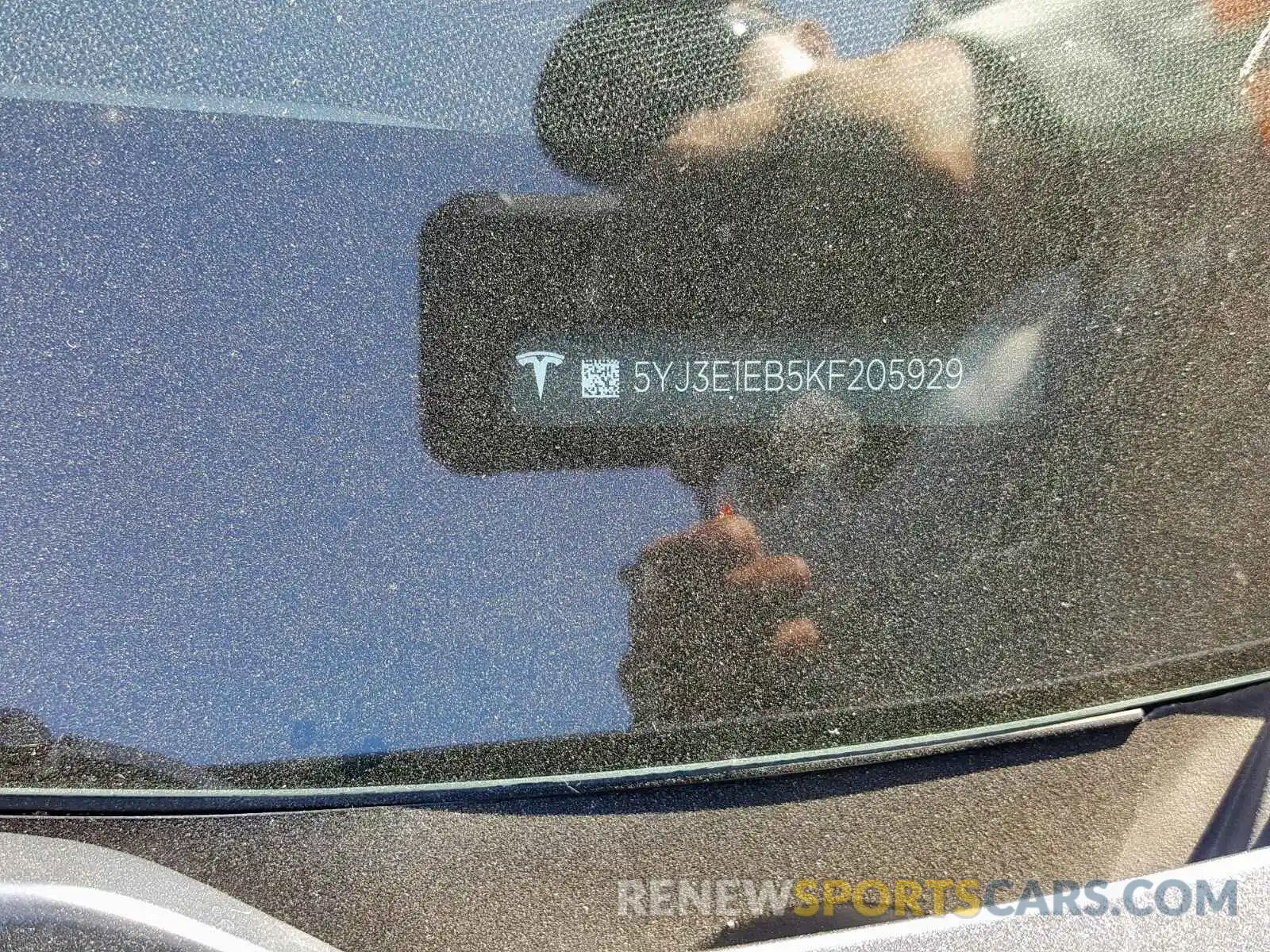 10 Photograph of a damaged car 5YJ3E1EB5KF205929 TESLA MODEL 3 2019