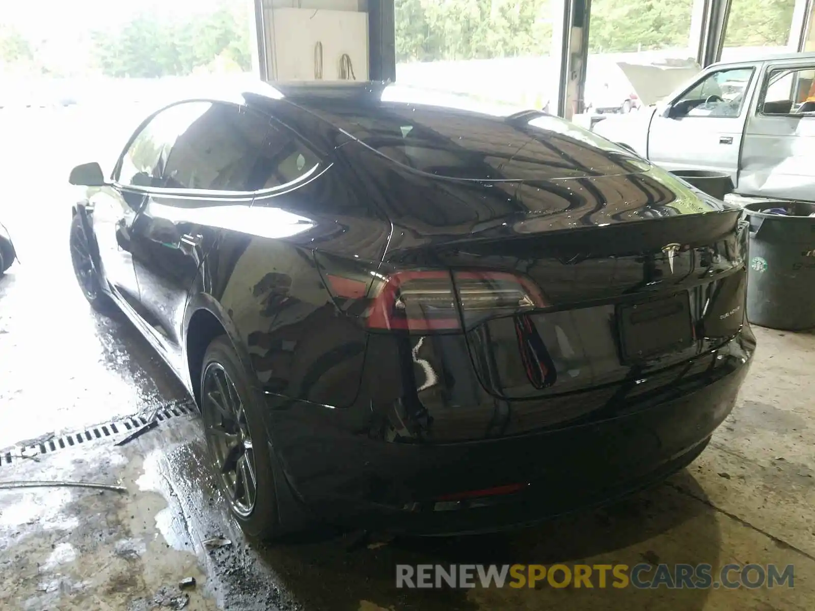 3 Photograph of a damaged car 5YJ3E1EB5KF208880 TESLA MODEL 3 2019