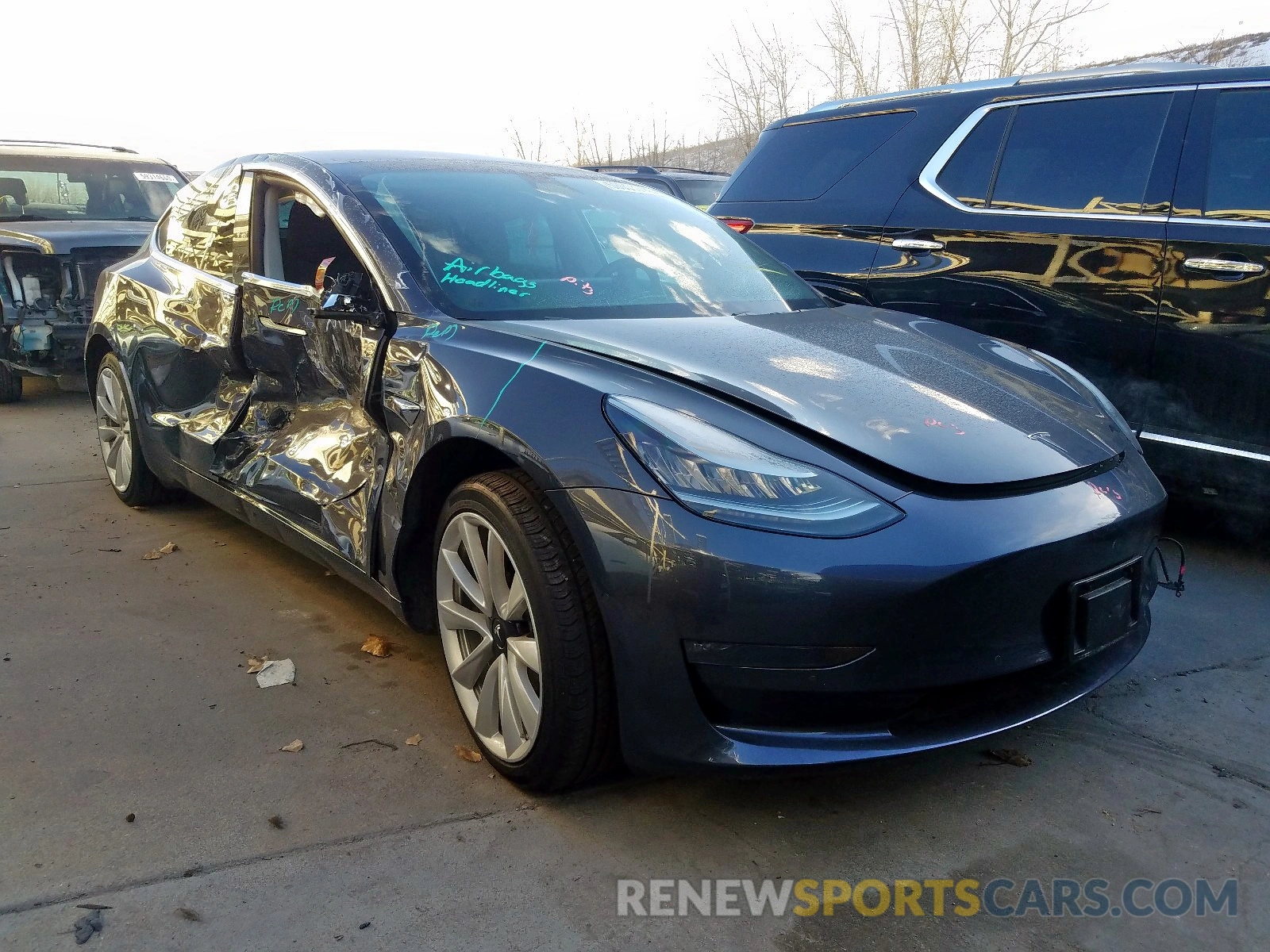 1 Photograph of a damaged car 5YJ3E1EB5KF209690 TESLA MODEL 3 2019