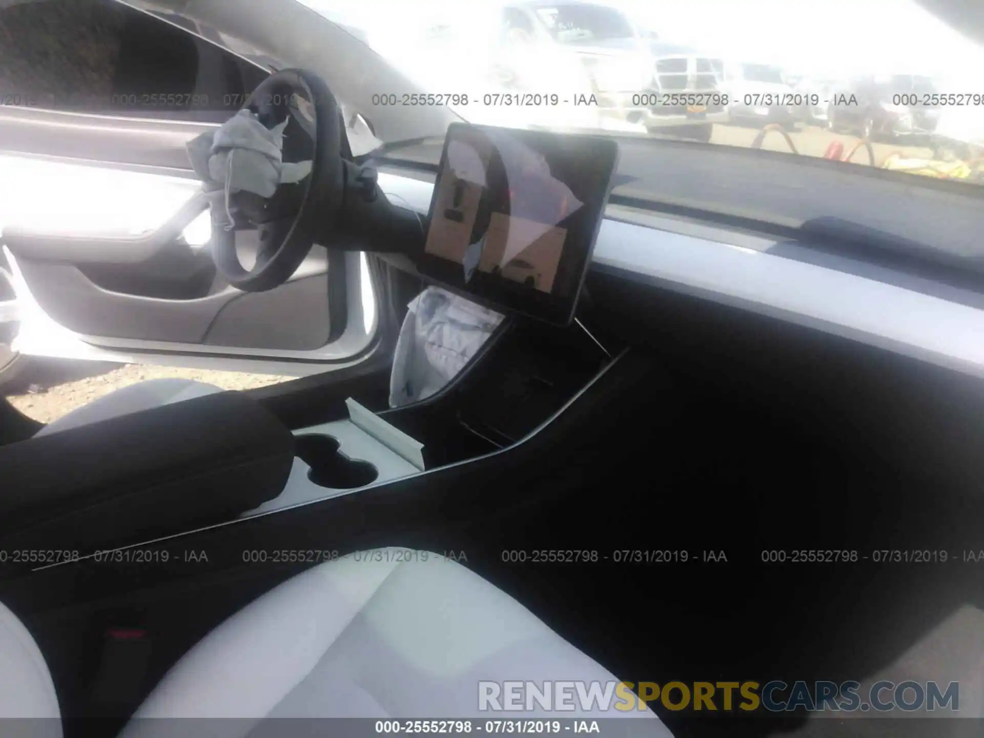 5 Photograph of a damaged car 5YJ3E1EB5KF213559 TESLA MODEL 3 2019