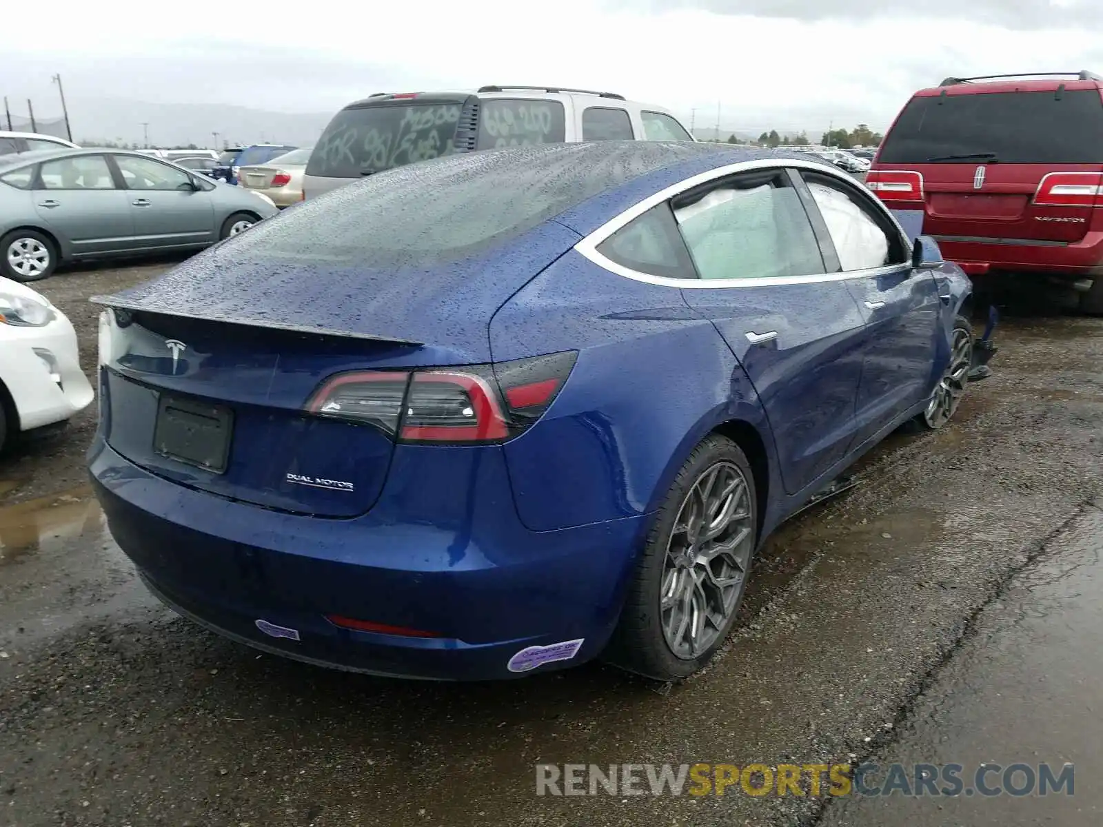 4 Photograph of a damaged car 5YJ3E1EB5KF231169 TESLA MODEL 3 2019