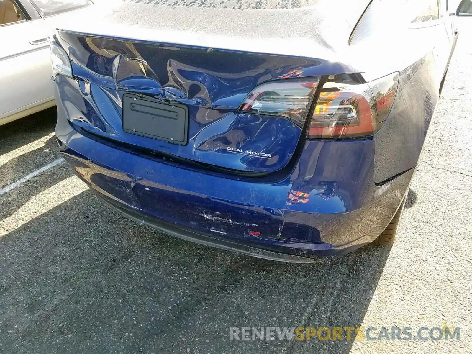 10 Photograph of a damaged car 5YJ3E1EB5KF231690 TESLA MODEL 3 2019