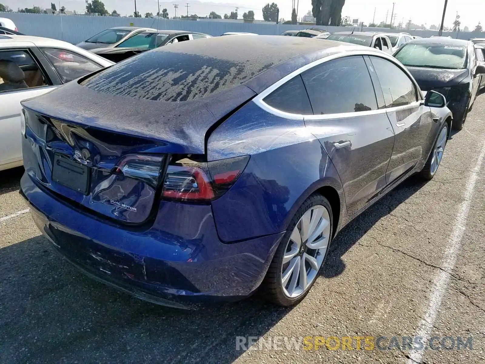 4 Фотография поврежденного автомобиля 5YJ3E1EB5KF231690 TESLA MODEL 3 2019