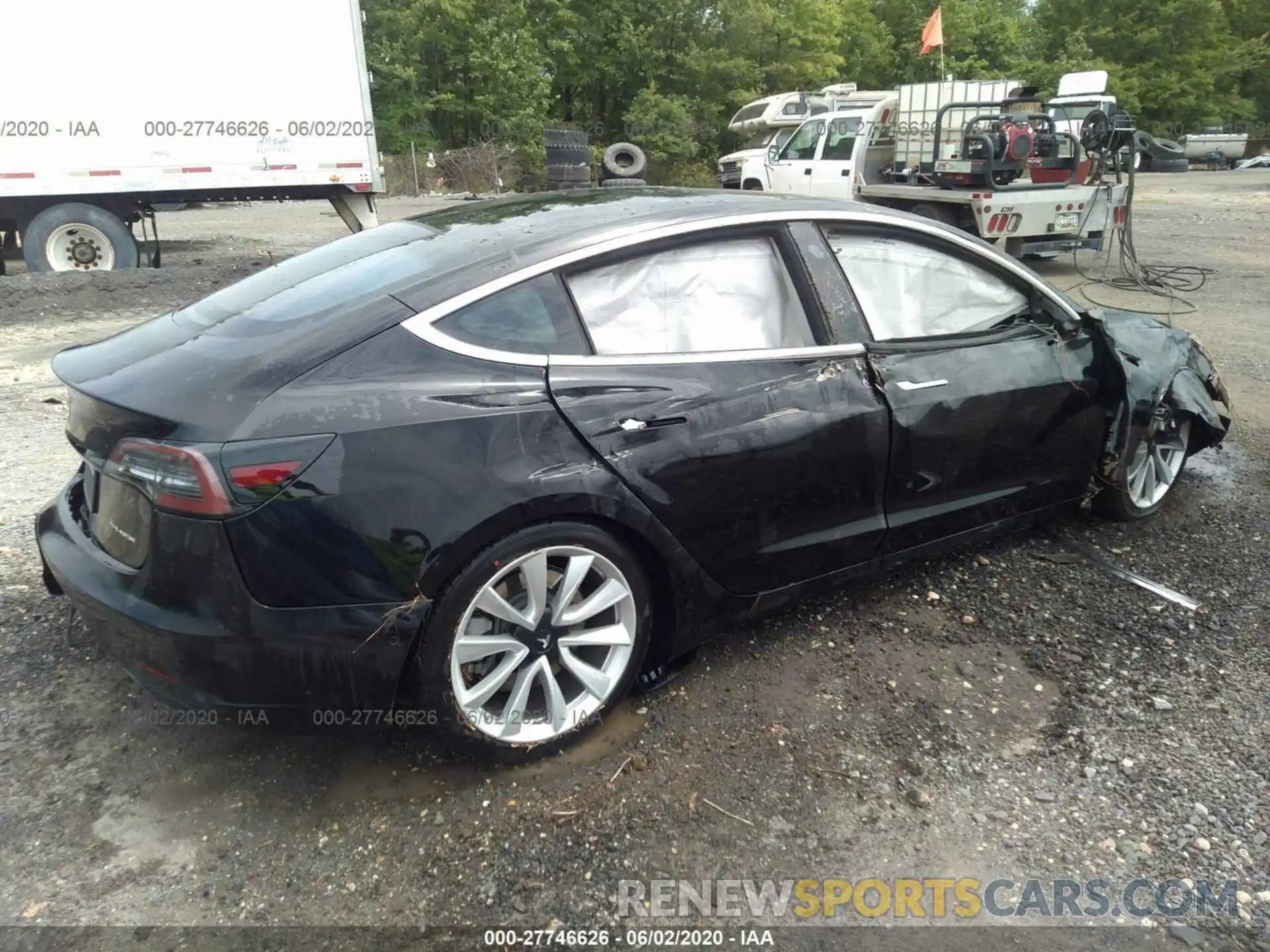 4 Photograph of a damaged car 5YJ3E1EB5KF365339 TESLA MODEL 3 2019