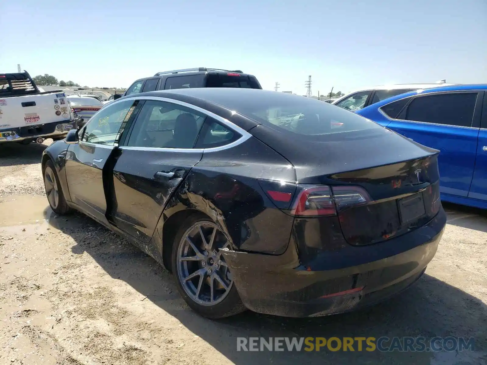 3 Фотография поврежденного автомобиля 5YJ3E1EB5KF385588 TESLA MODEL 3 2019