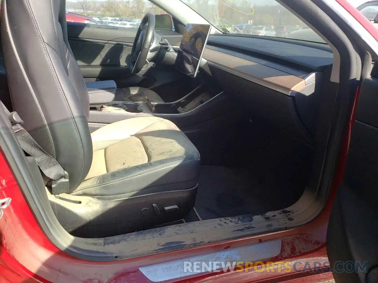 5 Photograph of a damaged car 5YJ3E1EB5KF418203 TESLA MODEL 3 2019