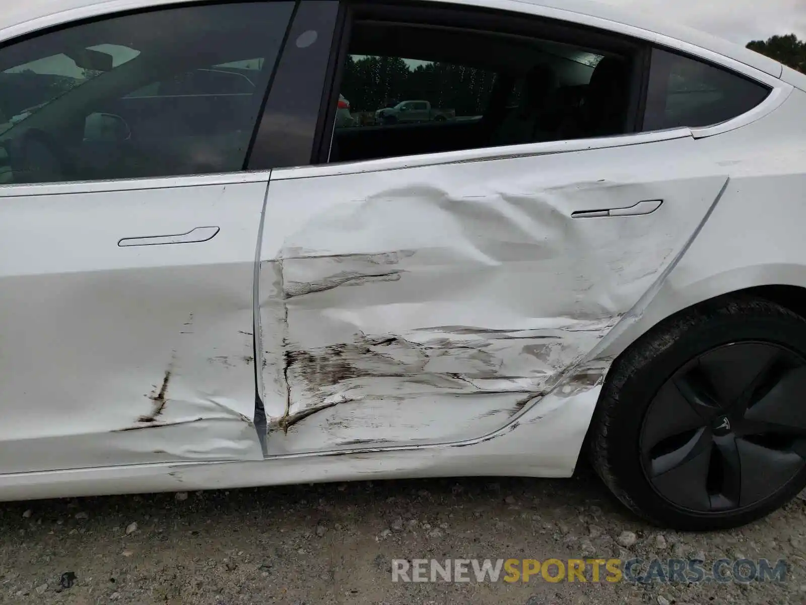 9 Photograph of a damaged car 5YJ3E1EB5KF418377 TESLA MODEL 3 2019