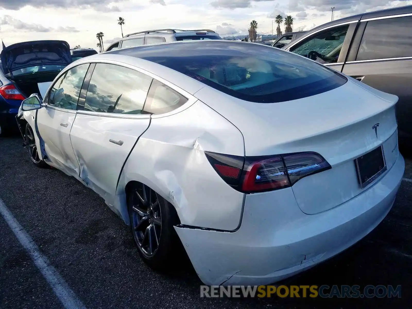 3 Photograph of a damaged car 5YJ3E1EB5KF421571 TESLA MODEL 3 2019