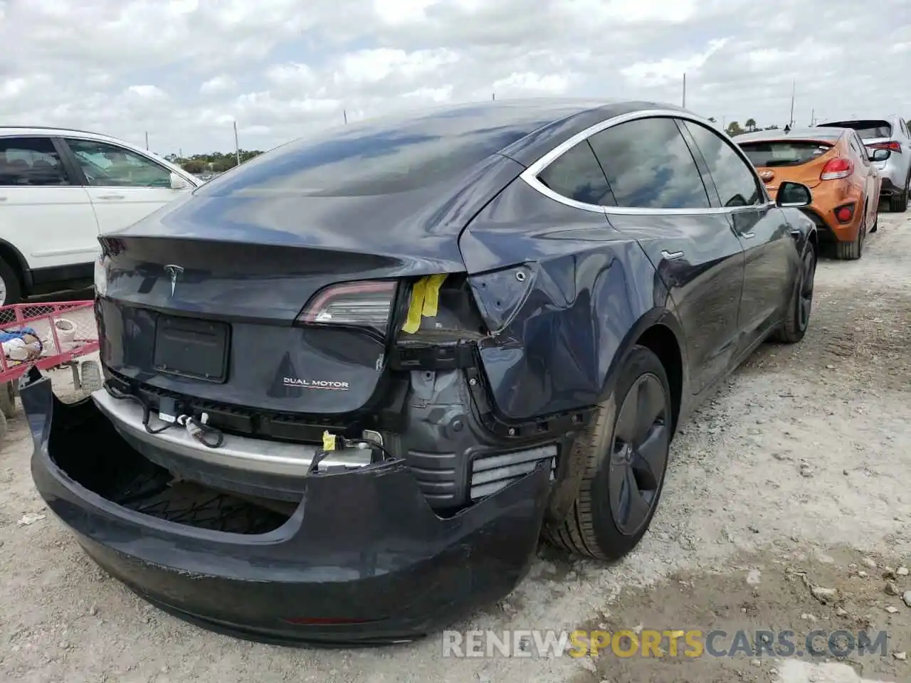 4 Photograph of a damaged car 5YJ3E1EB5KF432814 TESLA MODEL 3 2019