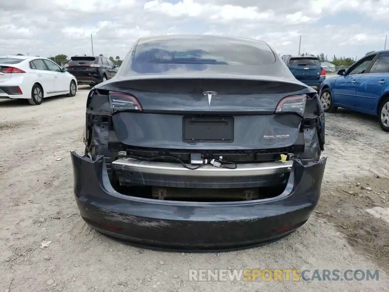 9 Photograph of a damaged car 5YJ3E1EB5KF432814 TESLA MODEL 3 2019