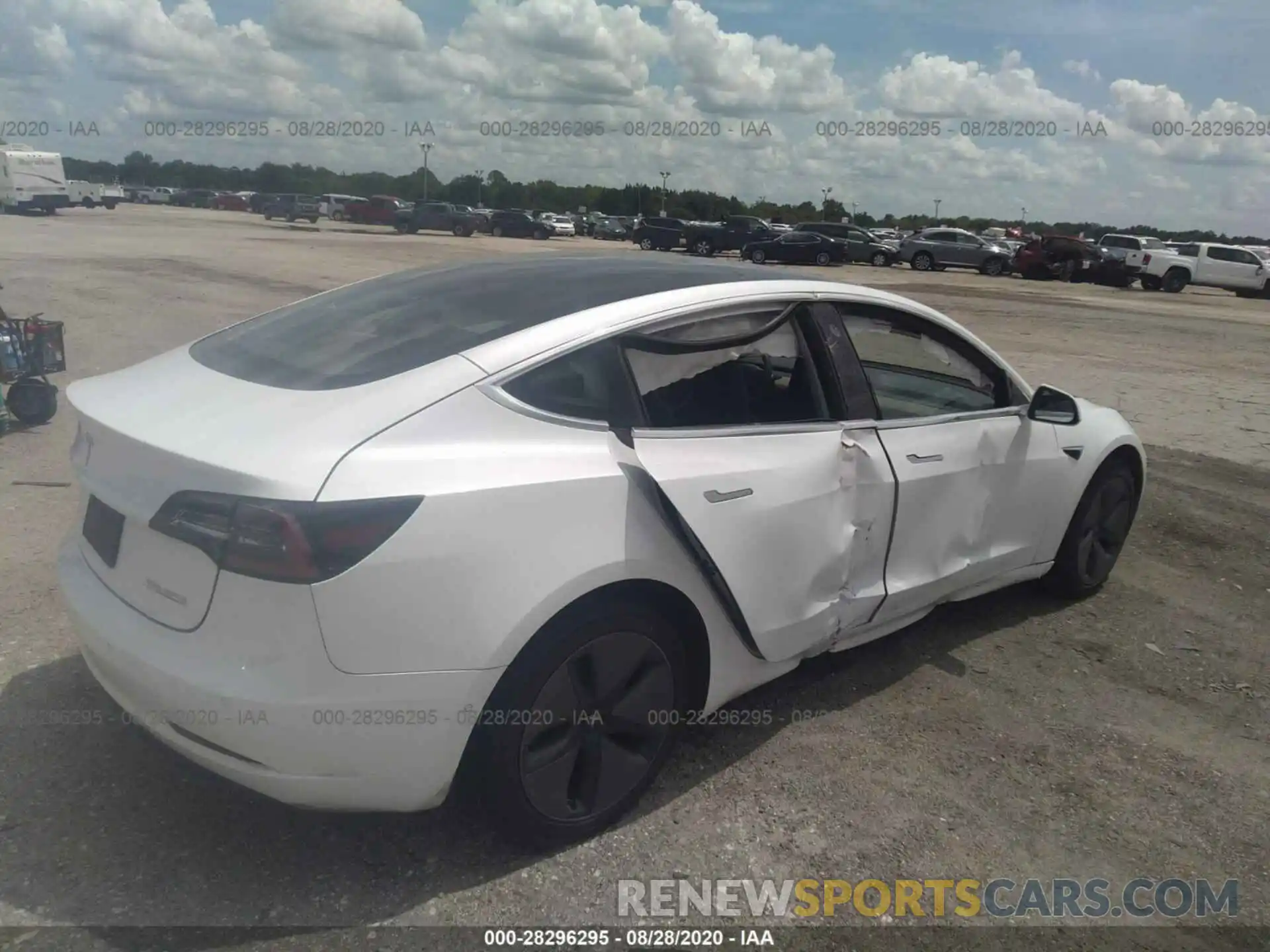 4 Photograph of a damaged car 5YJ3E1EB5KF433509 TESLA MODEL 3 2019