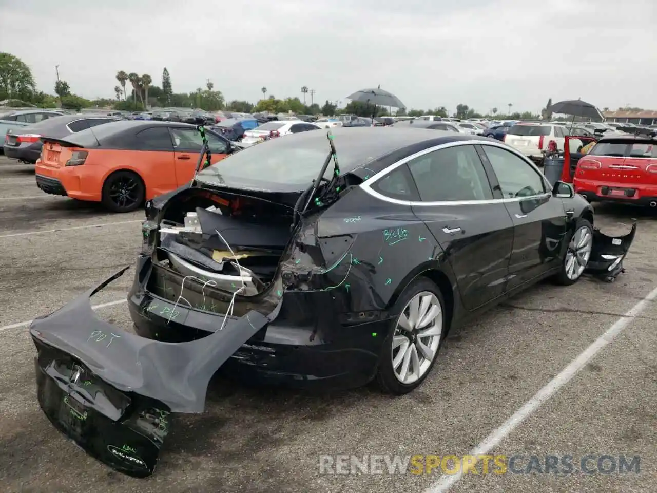 4 Фотография поврежденного автомобиля 5YJ3E1EB5KF433574 TESLA MODEL 3 2019