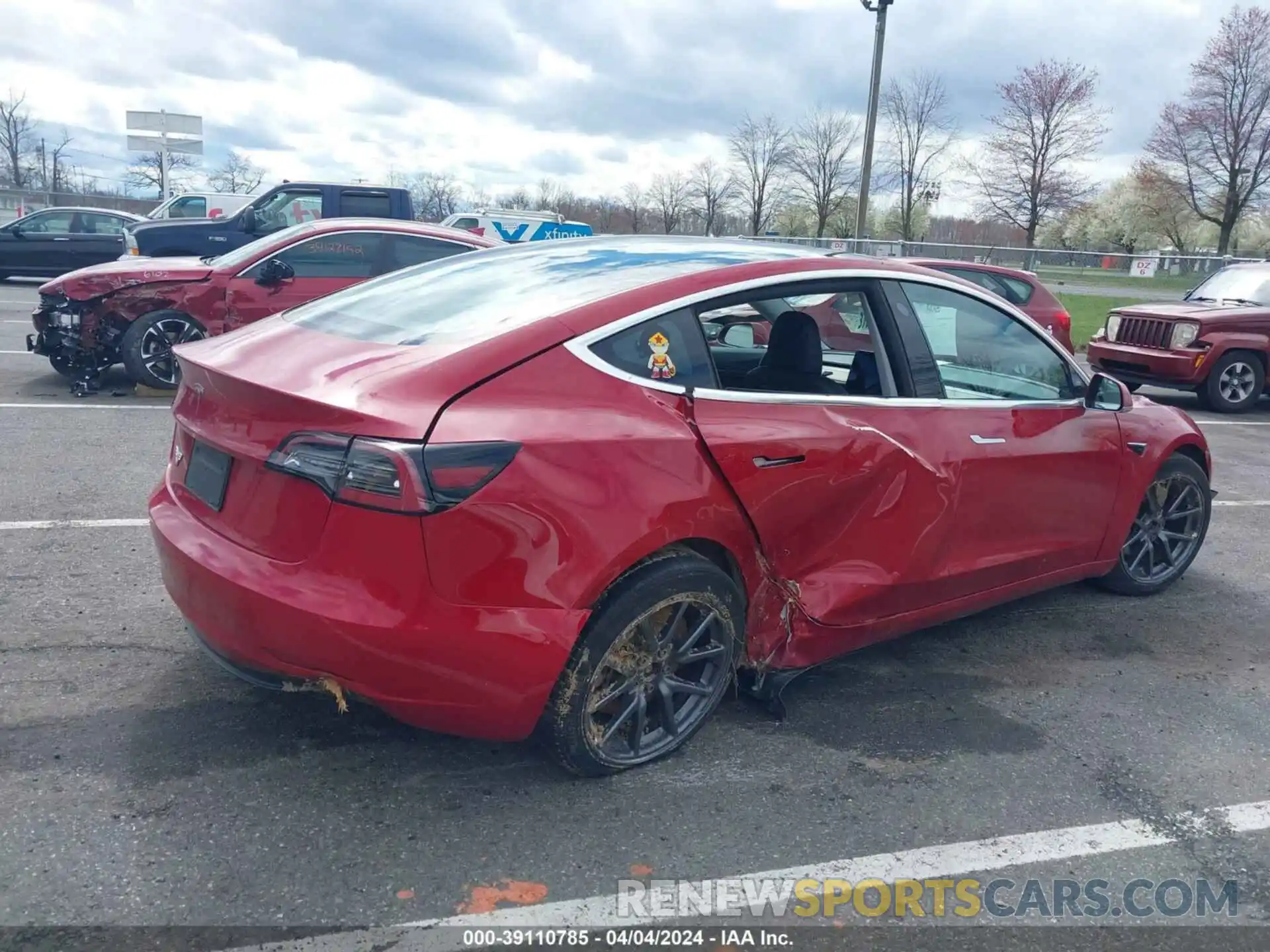 4 Photograph of a damaged car 5YJ3E1EB5KF452478 TESLA MODEL 3 2019