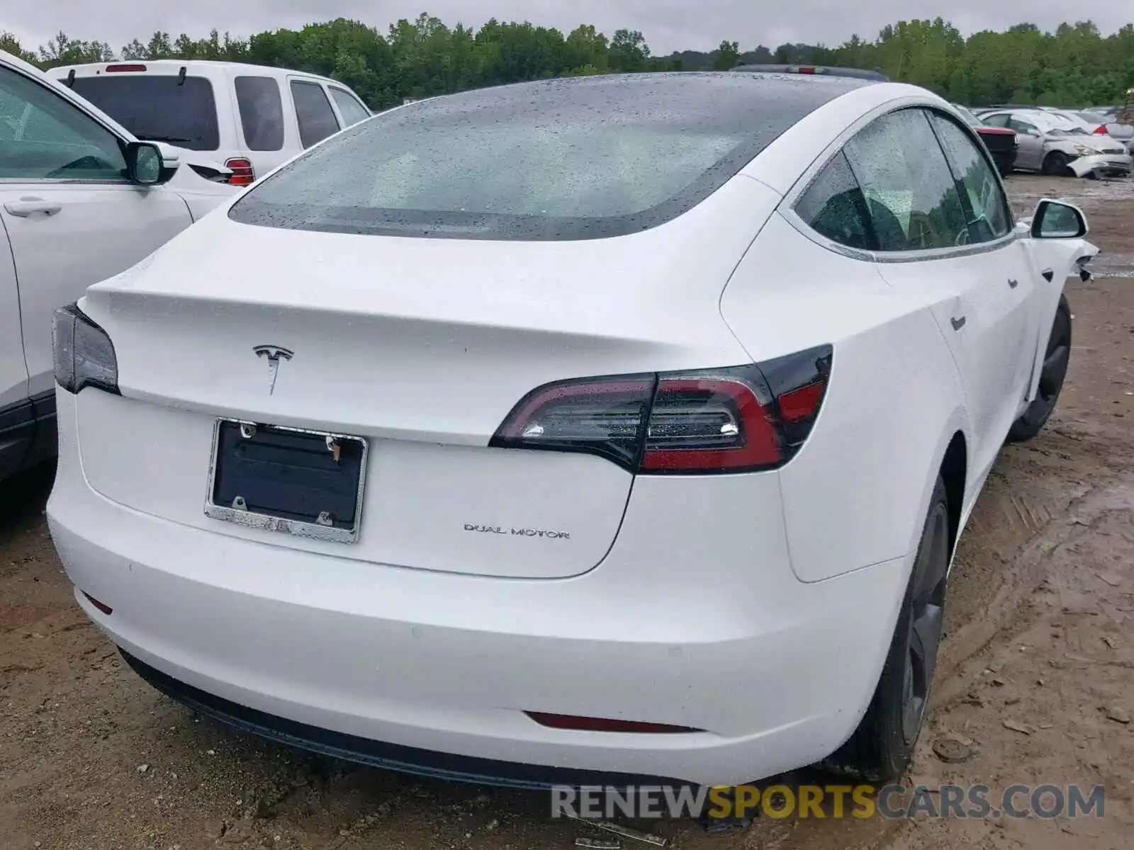 4 Фотография поврежденного автомобиля 5YJ3E1EB5KF452917 TESLA MODEL 3 2019