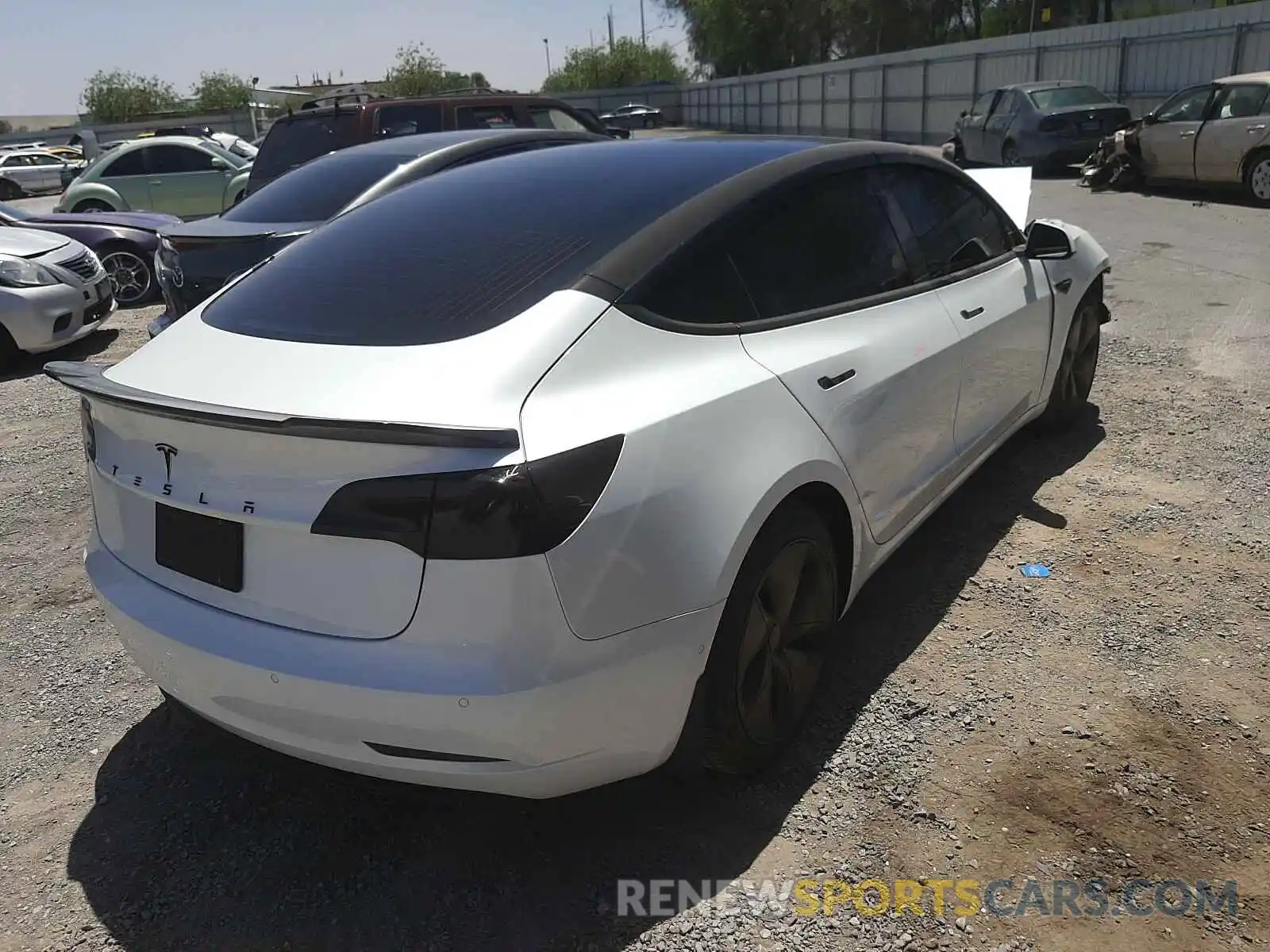 4 Фотография поврежденного автомобиля 5YJ3E1EB5KF510475 TESLA MODEL 3 2019