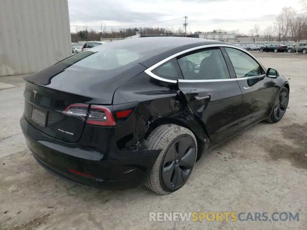 4 Фотография поврежденного автомобиля 5YJ3E1EB5KF511321 TESLA MODEL 3 2019