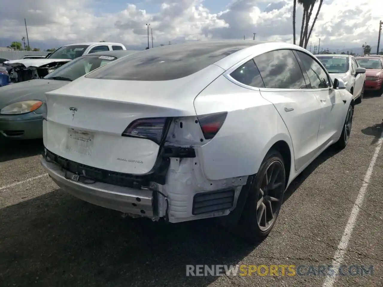 4 Photograph of a damaged car 5YJ3E1EB5KF511464 TESLA MODEL 3 2019