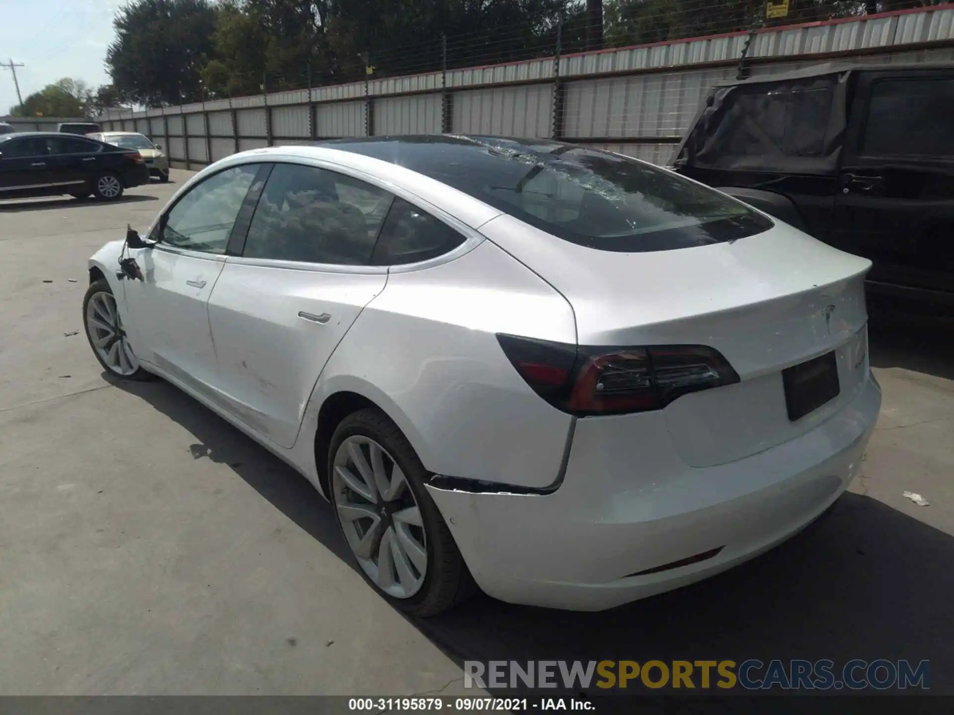 3 Photograph of a damaged car 5YJ3E1EB5KF512551 TESLA MODEL 3 2019