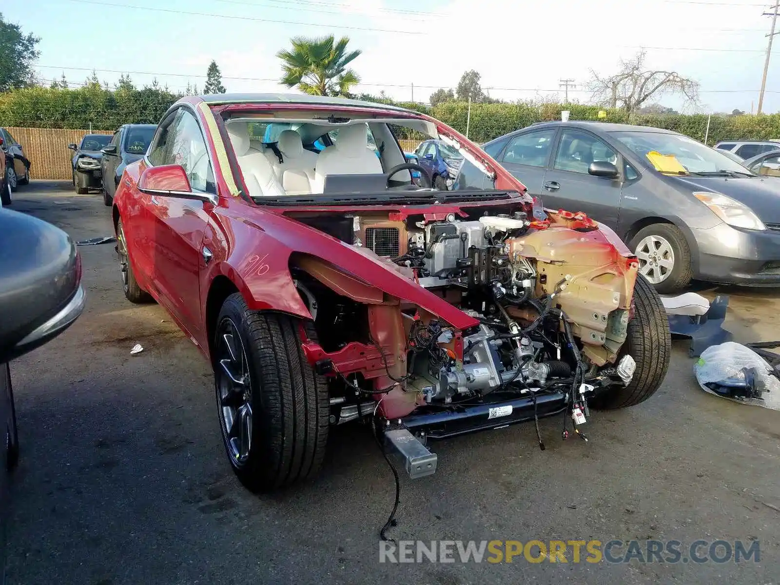 1 Photograph of a damaged car 5YJ3E1EB5KF533593 TESLA MODEL 3 2019