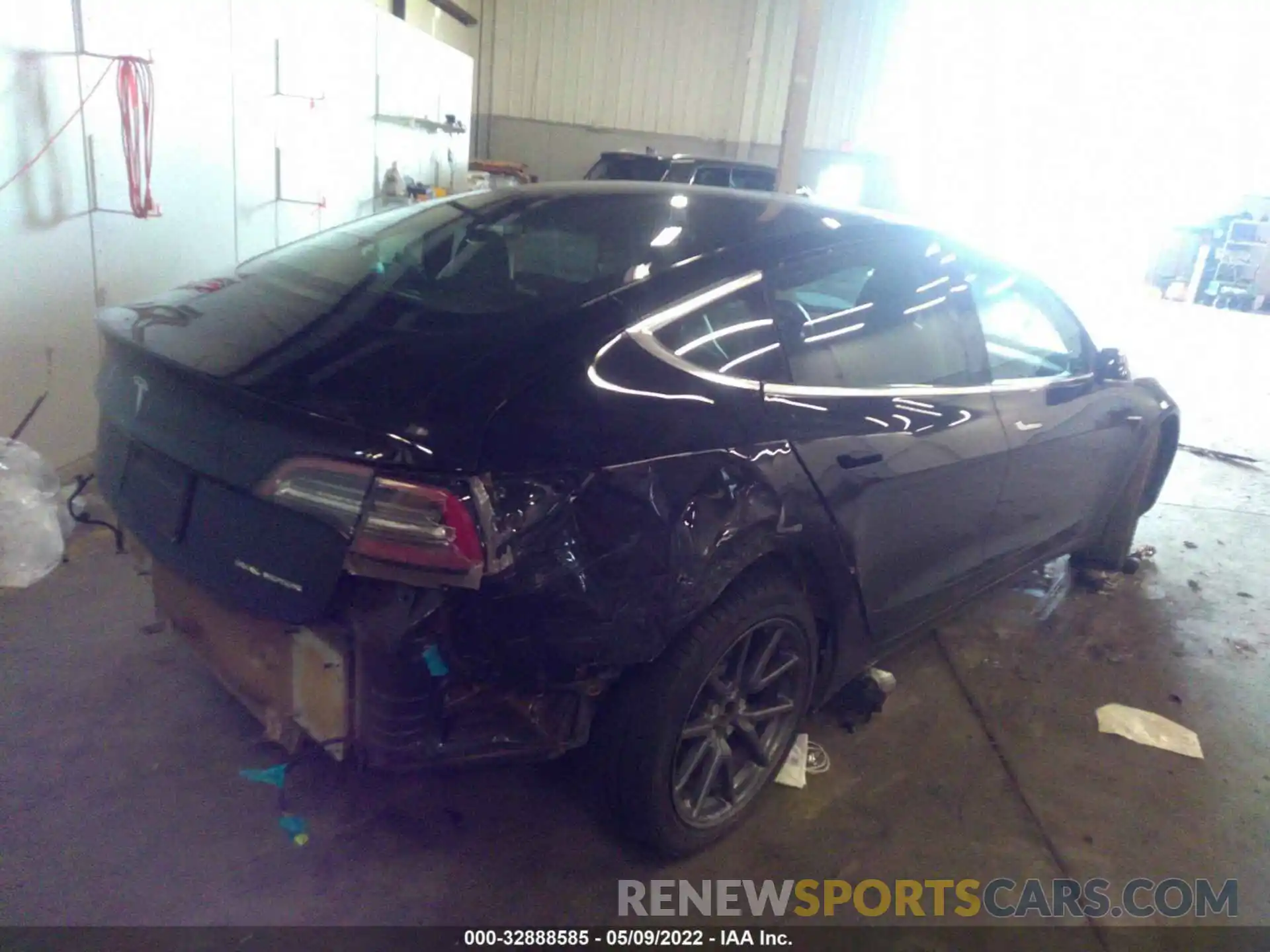 4 Photograph of a damaged car 5YJ3E1EB6KF191121 TESLA MODEL 3 2019