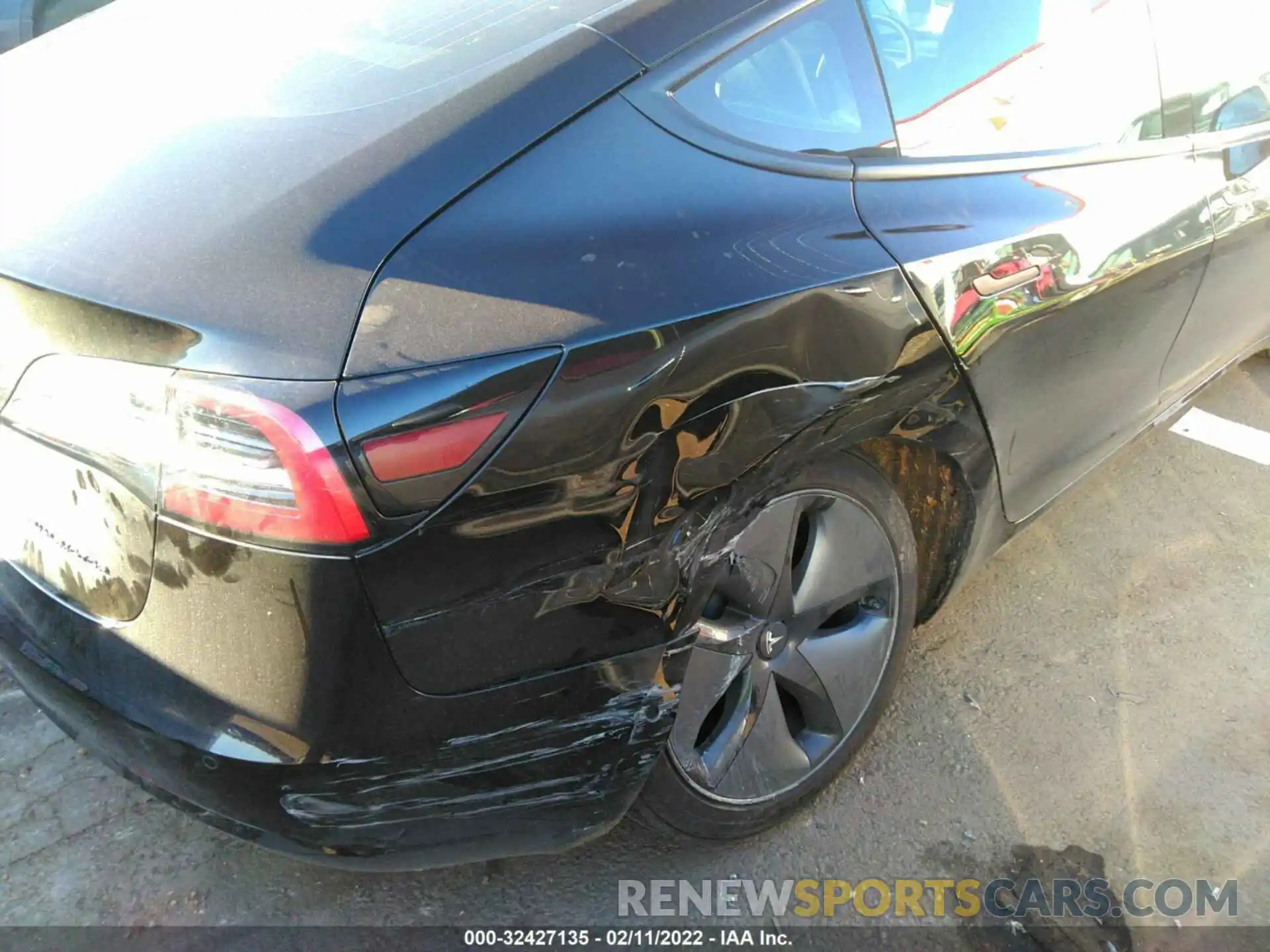 6 Photograph of a damaged car 5YJ3E1EB6KF193550 TESLA MODEL 3 2019