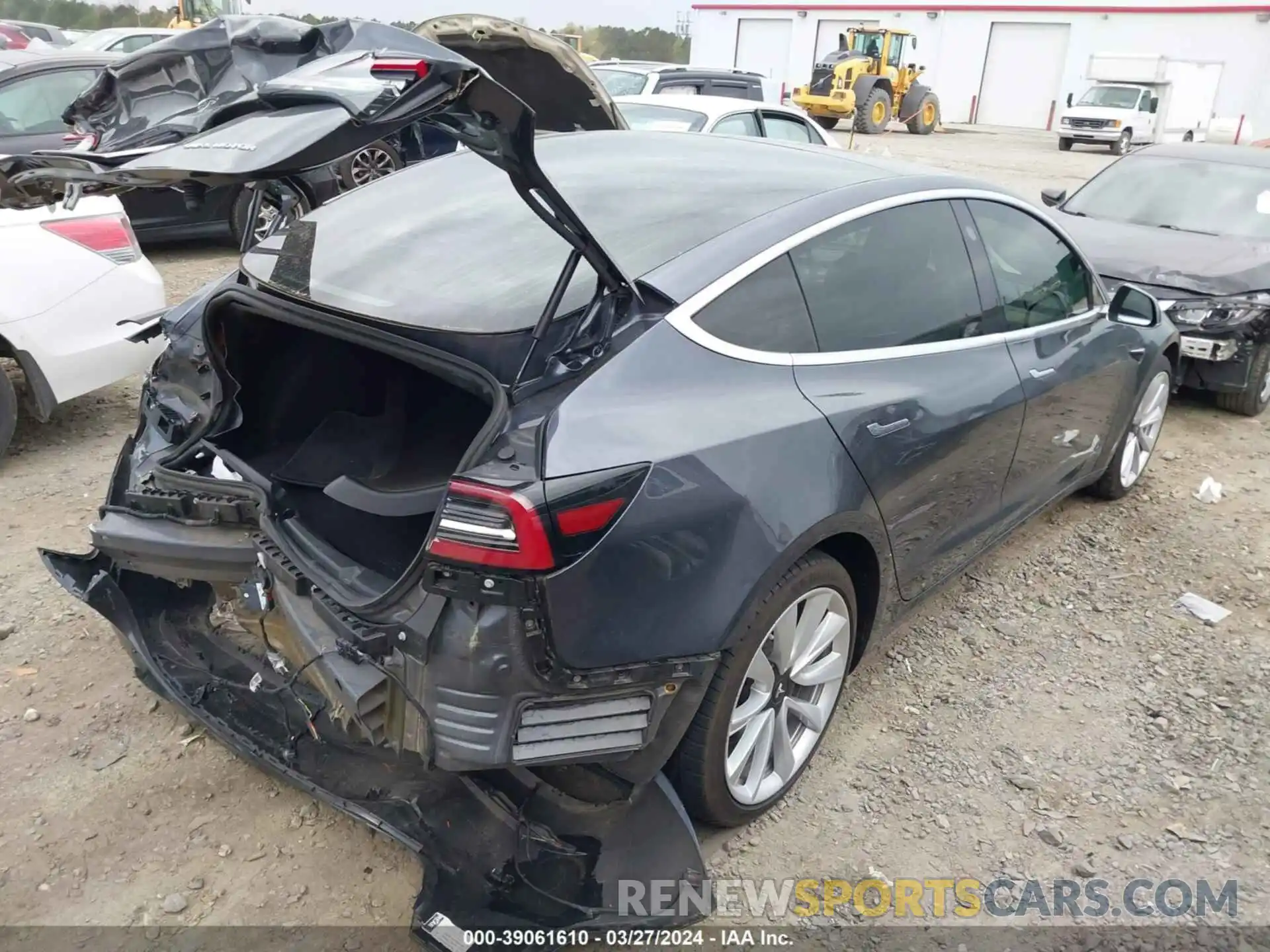 4 Фотография поврежденного автомобиля 5YJ3E1EB6KF194052 TESLA MODEL 3 2019