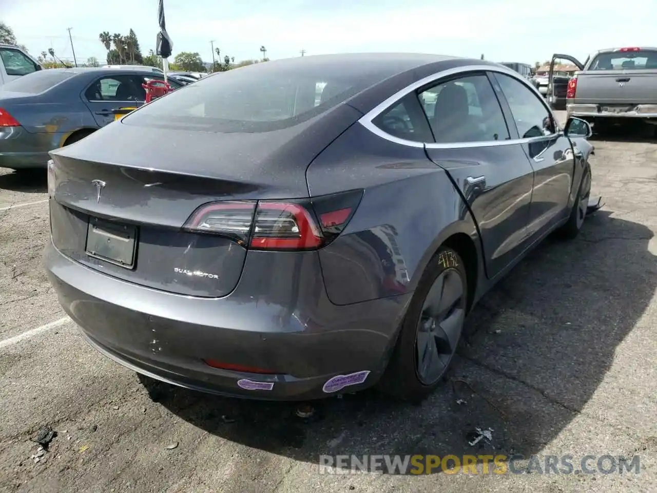 4 Фотография поврежденного автомобиля 5YJ3E1EB6KF209942 TESLA MODEL 3 2019