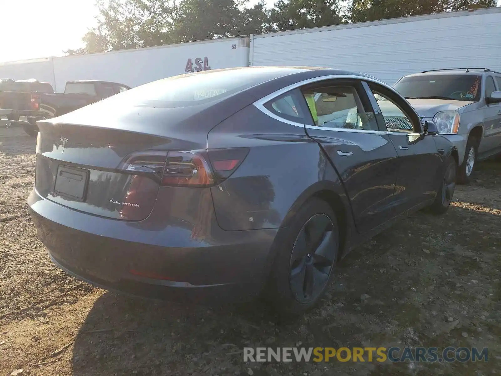 4 Photograph of a damaged car 5YJ3E1EB6KF359422 TESLA MODEL 3 2019