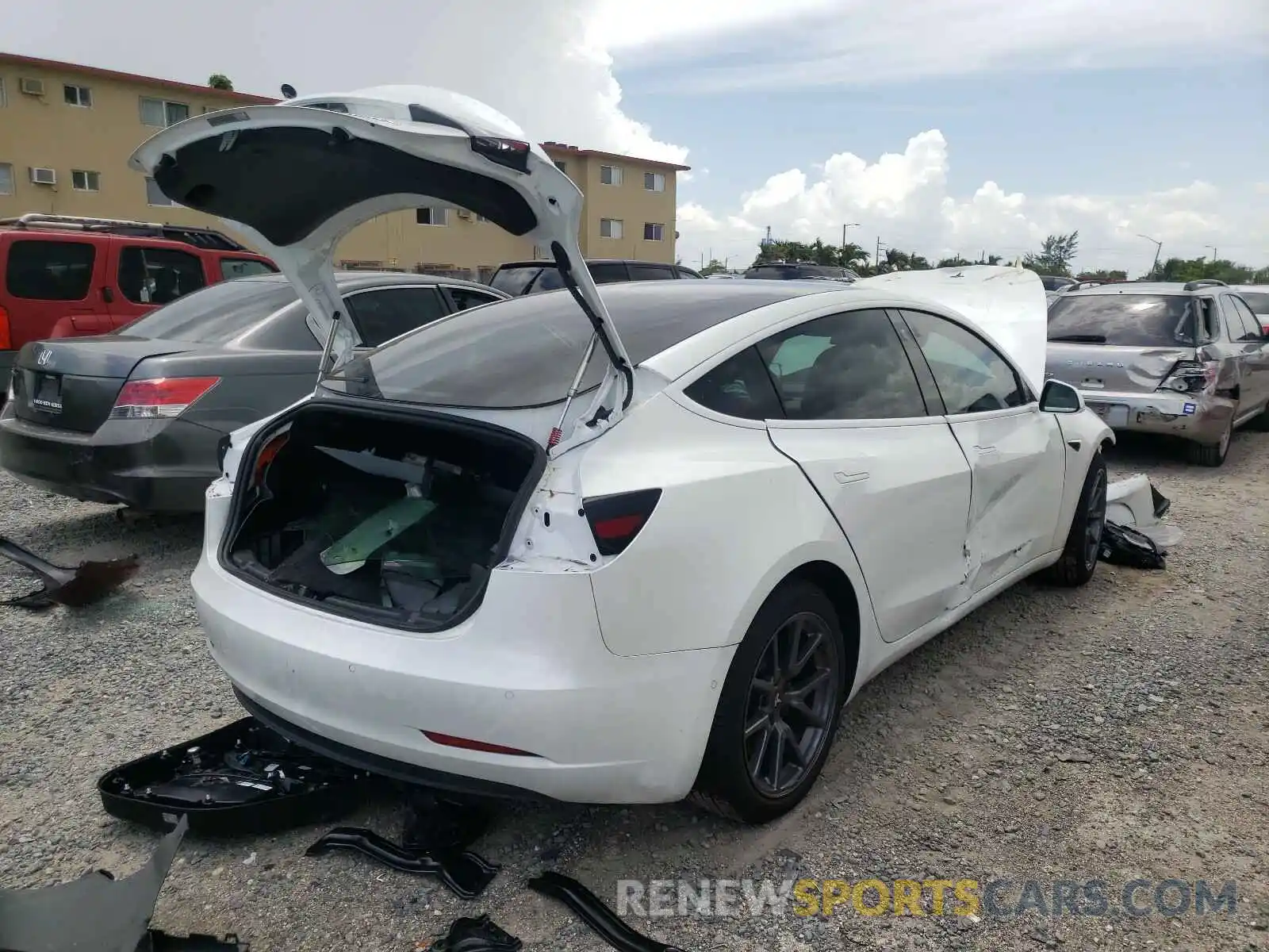 4 Photograph of a damaged car 5YJ3E1EB6KF365639 TESLA MODEL 3 2019