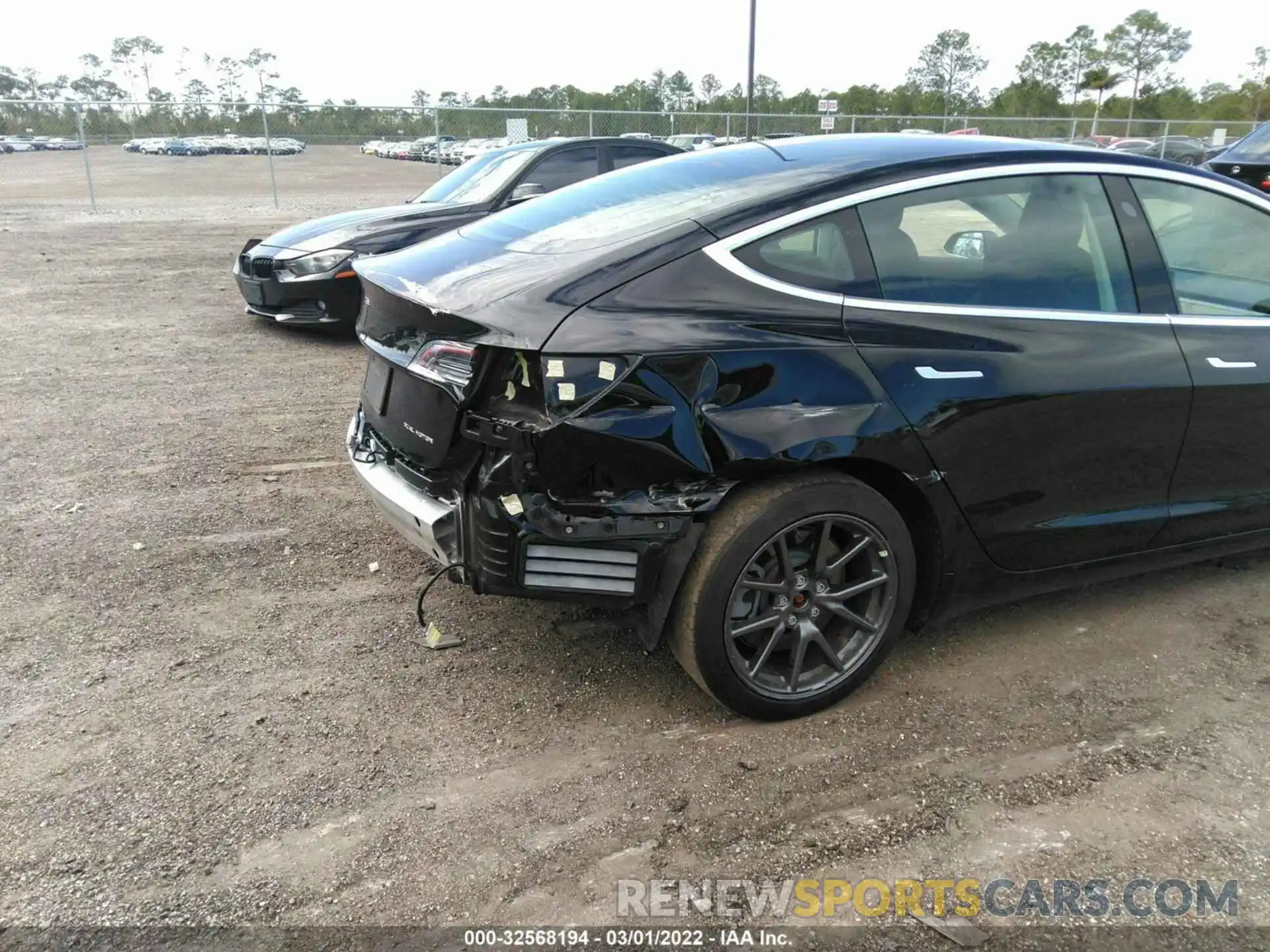 6 Photograph of a damaged car 5YJ3E1EB6KF384305 TESLA MODEL 3 2019