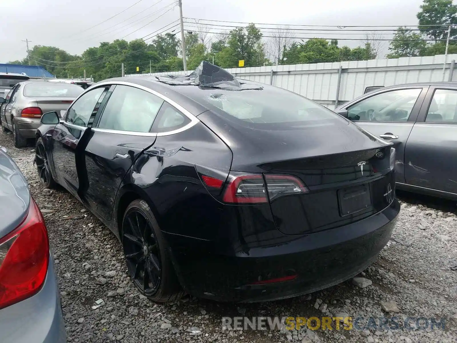 3 Photograph of a damaged car 5YJ3E1EB6KF384398 TESLA MODEL 3 2019