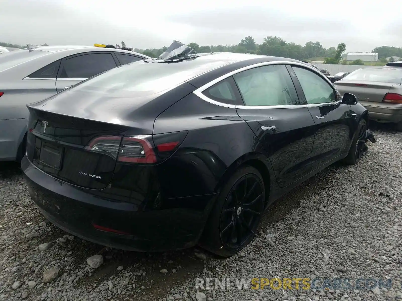 4 Photograph of a damaged car 5YJ3E1EB6KF384398 TESLA MODEL 3 2019