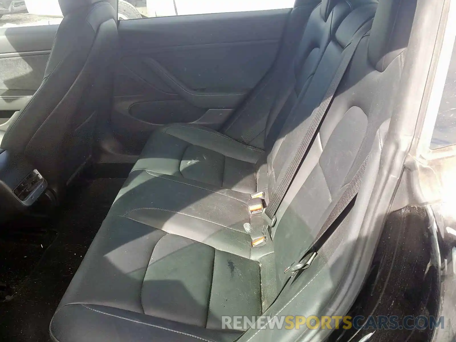 6 Photograph of a damaged car 5YJ3E1EB6KF384496 TESLA MODEL 3 2019