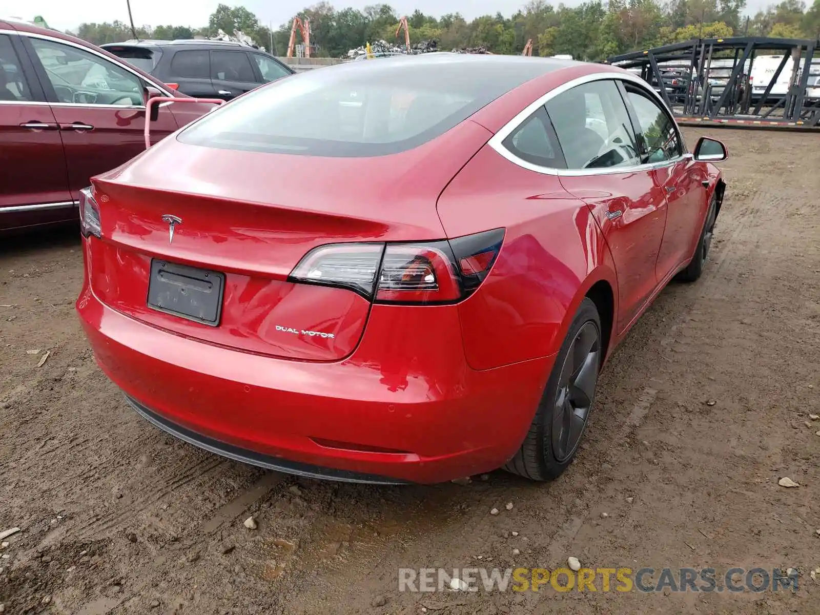 4 Фотография поврежденного автомобиля 5YJ3E1EB6KF387155 TESLA MODEL 3 2019