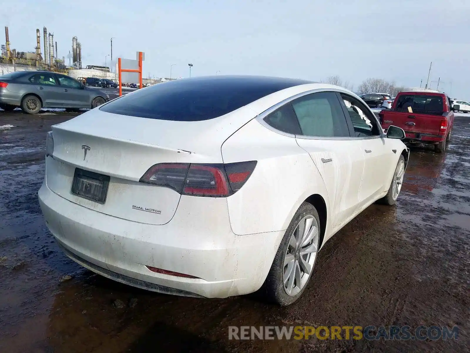 4 Photograph of a damaged car 5YJ3E1EB6KF429565 TESLA MODEL 3 2019