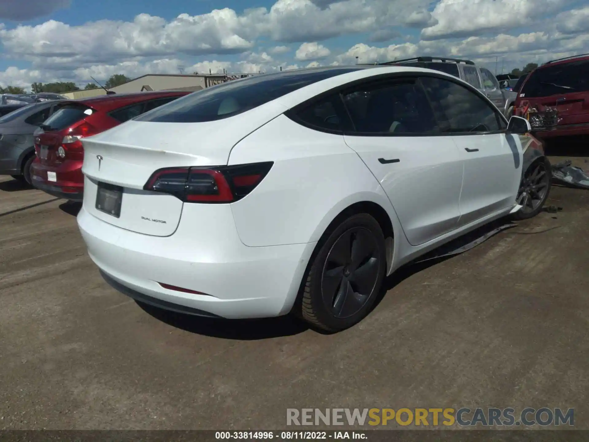 4 Фотография поврежденного автомобиля 5YJ3E1EB6KF437813 TESLA MODEL 3 2019