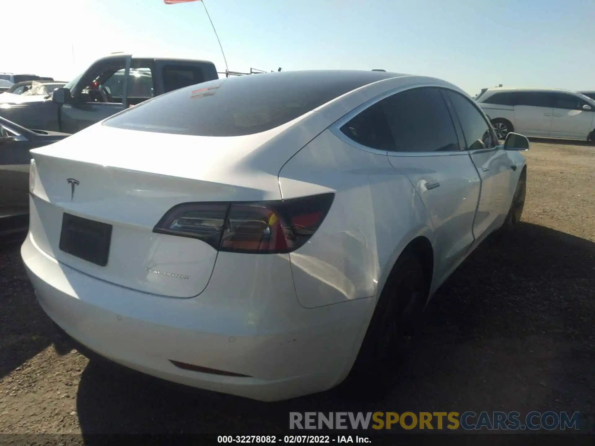 4 Photograph of a damaged car 5YJ3E1EB6KF450593 TESLA MODEL 3 2019