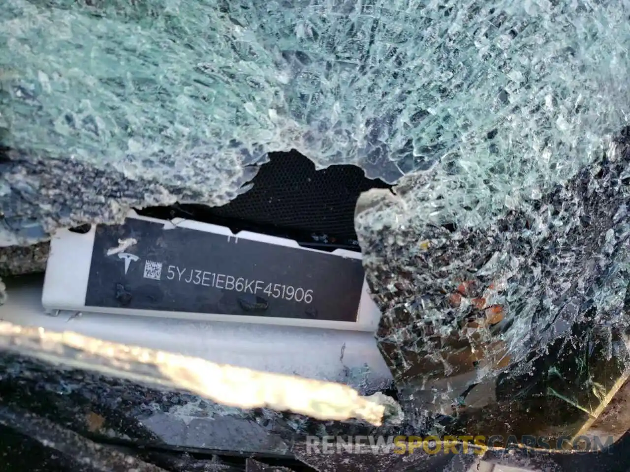 10 Photograph of a damaged car 5YJ3E1EB6KF451906 TESLA MODEL 3 2019