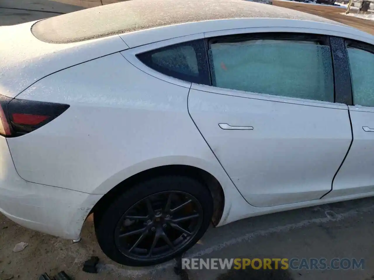 6 Photograph of a damaged car 5YJ3E1EB6KF451906 TESLA MODEL 3 2019