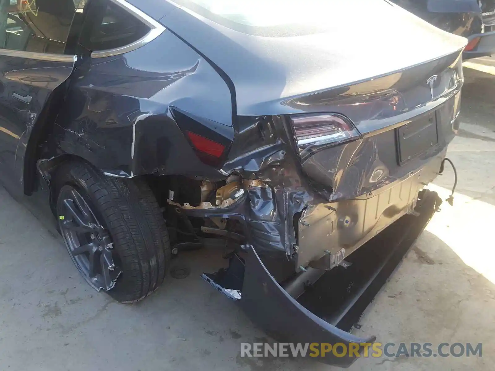 9 Photograph of a damaged car 5YJ3E1EB6KF451923 TESLA MODEL 3 2019