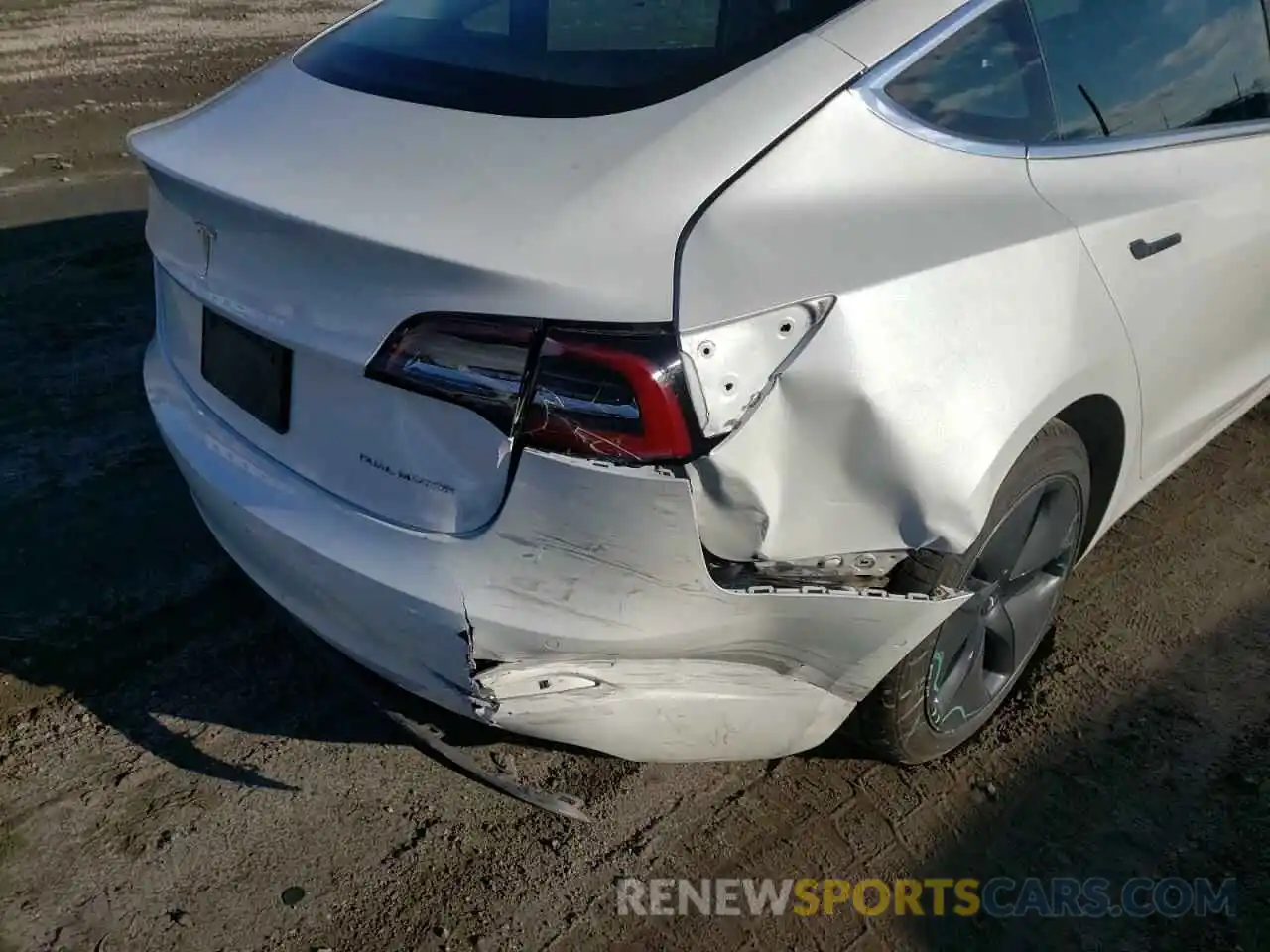 9 Photograph of a damaged car 5YJ3E1EB6KF493489 TESLA MODEL 3 2019