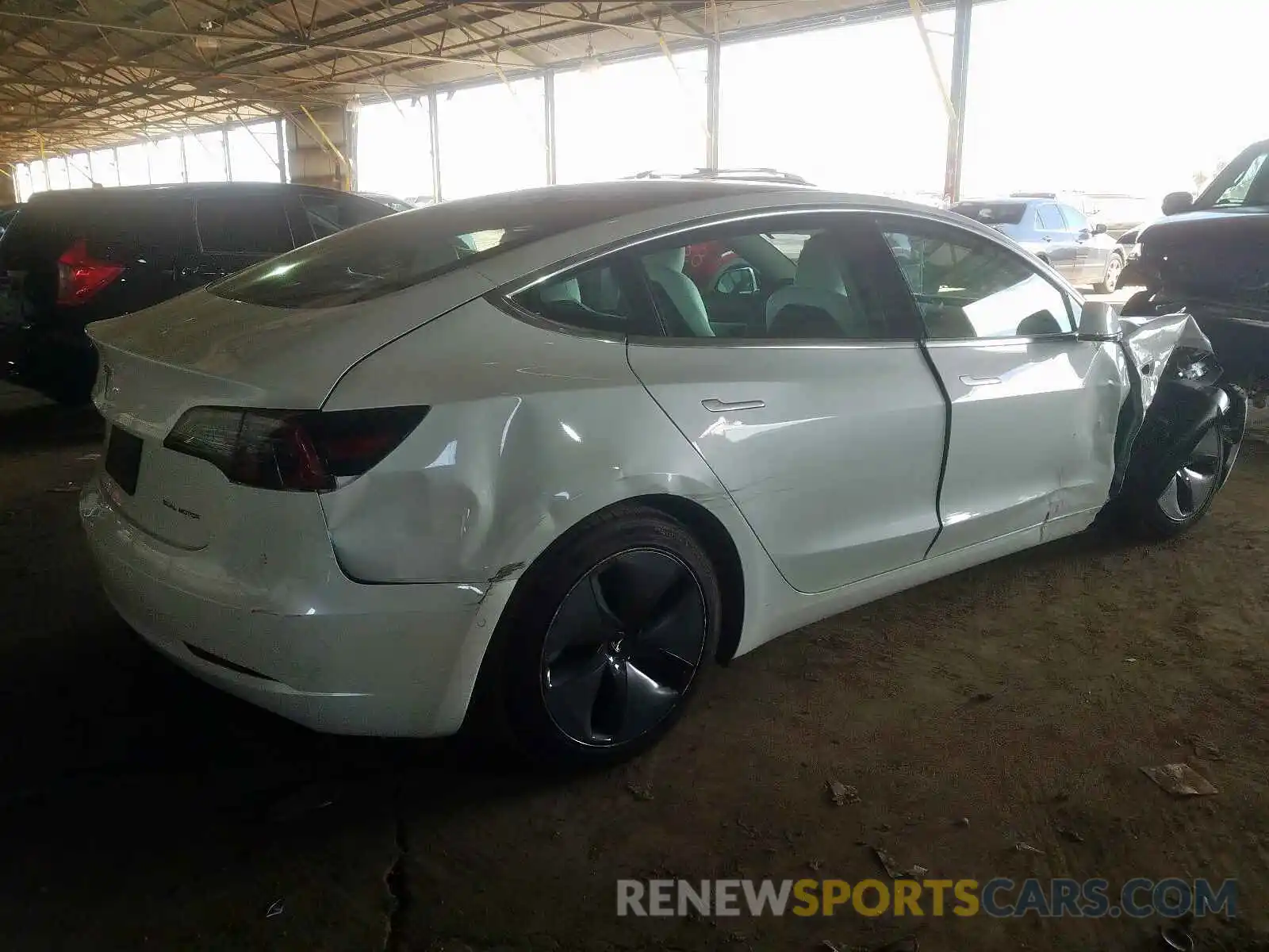 4 Фотография поврежденного автомобиля 5YJ3E1EB6KF512980 TESLA MODEL 3 2019