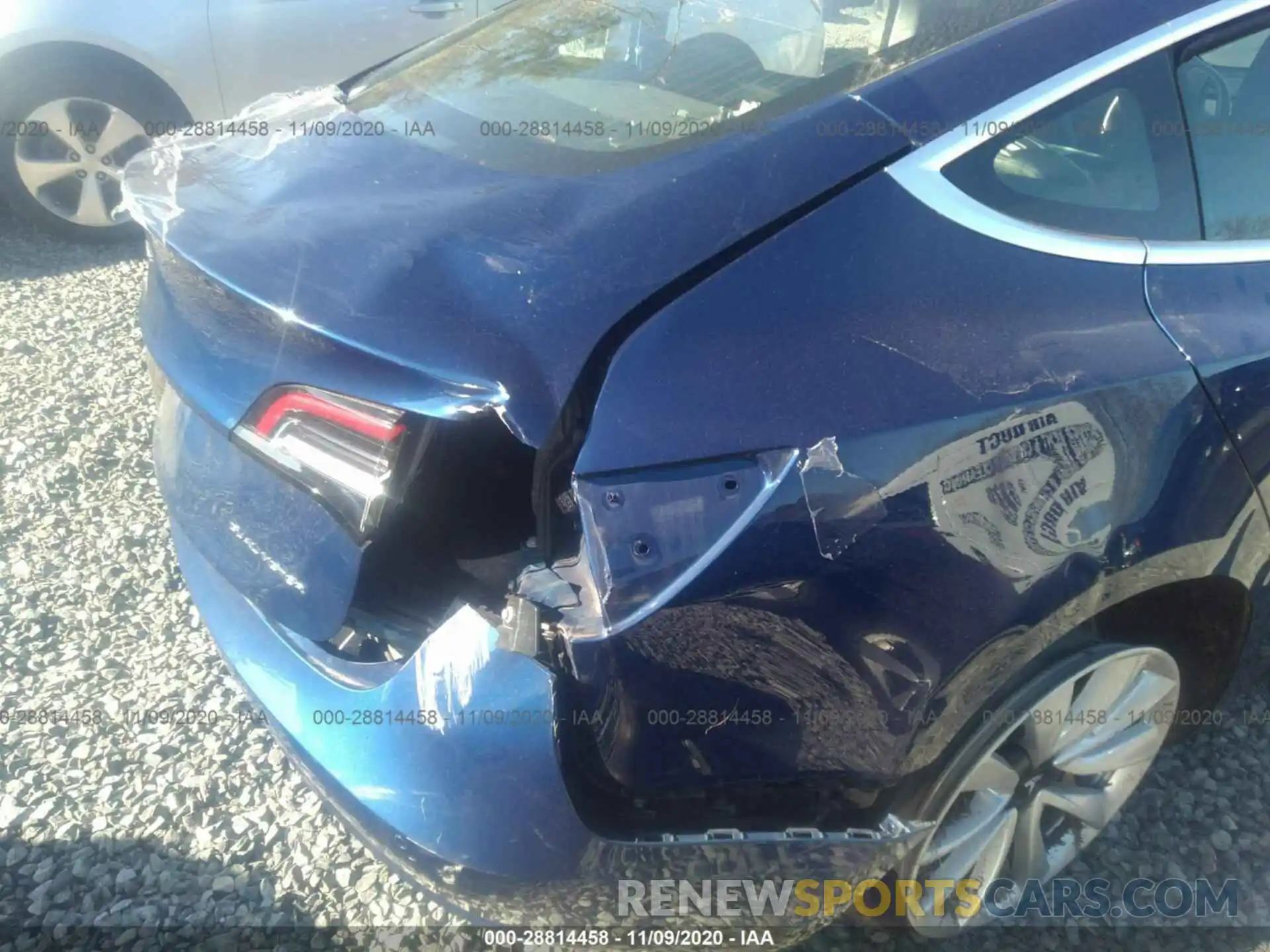 10 Photograph of a damaged car 5YJ3E1EB7KF194139 TESLA MODEL 3 2019