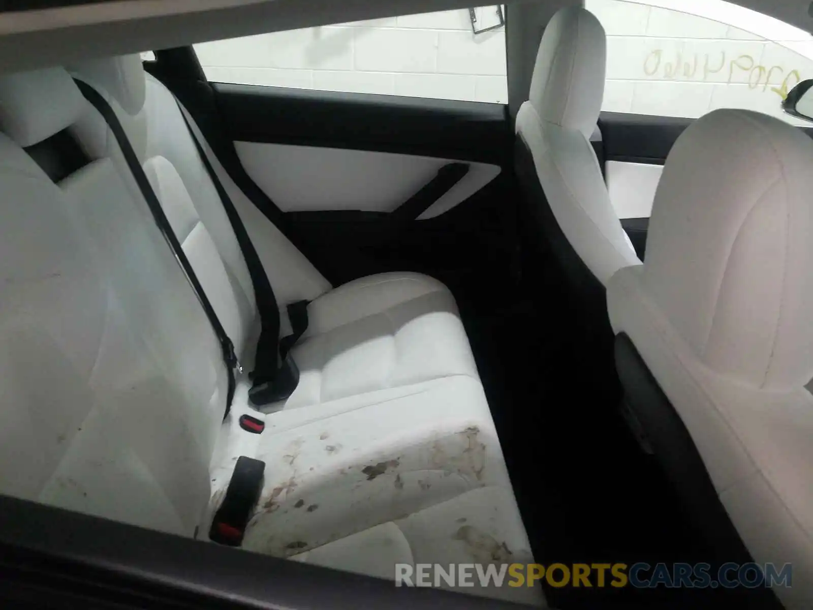 6 Photograph of a damaged car 5YJ3E1EB7KF195646 TESLA MODEL 3 2019