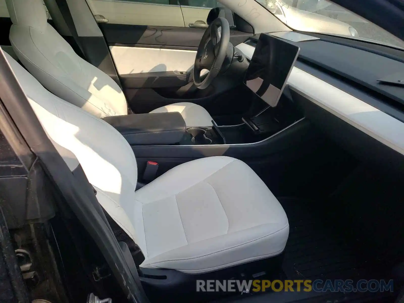 5 Photograph of a damaged car 5YJ3E1EB7KF213658 TESLA MODEL 3 2019