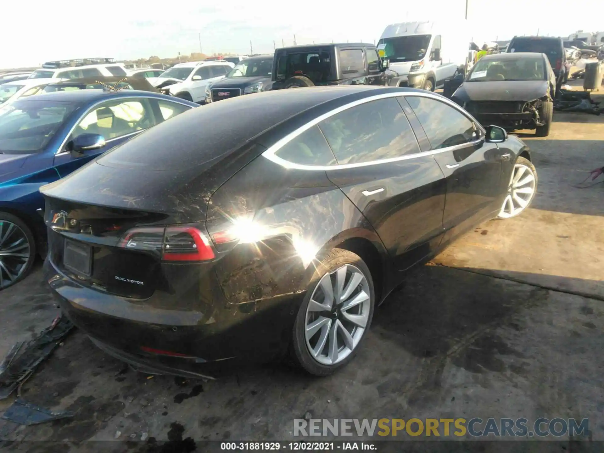 4 Фотография поврежденного автомобиля 5YJ3E1EB7KF213661 TESLA MODEL 3 2019