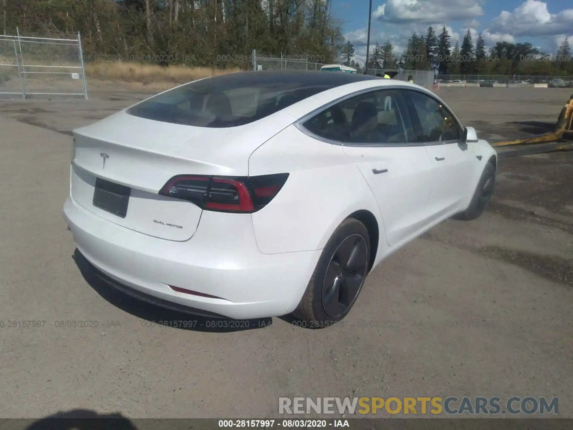 4 Фотография поврежденного автомобиля 5YJ3E1EB7KF361602 TESLA MODEL 3 2019