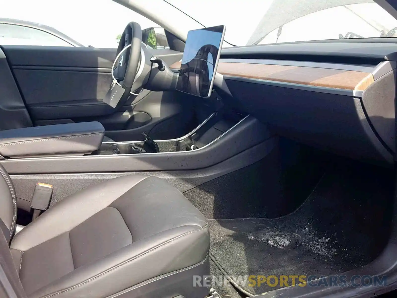 5 Photograph of a damaged car 5YJ3E1EB7KF384393 TESLA MODEL 3 2019