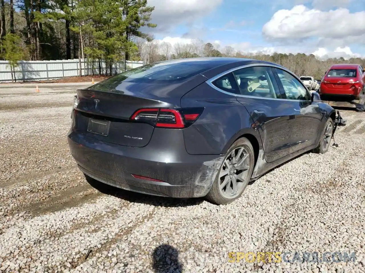 4 Фотография поврежденного автомобиля 5YJ3E1EB7KF386483 TESLA MODEL 3 2019