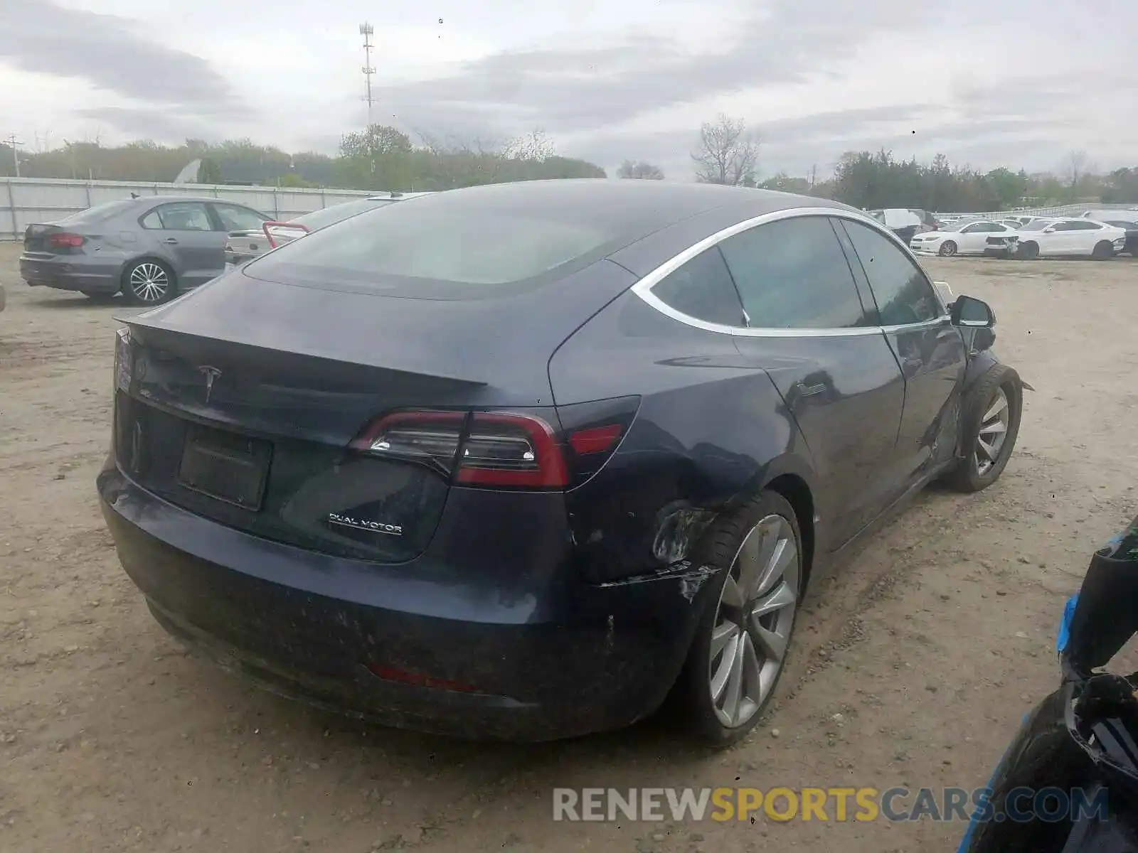 4 Фотография поврежденного автомобиля 5YJ3E1EB7KF393398 TESLA MODEL 3 2019